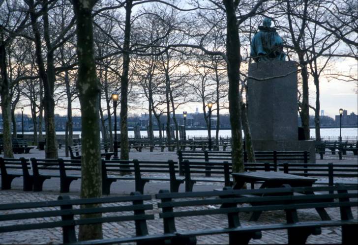 NYC_1999-12-21 09-00-00_R14F27
